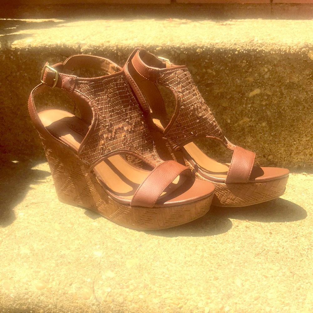 Lucky Brand wedge sandal never worn
